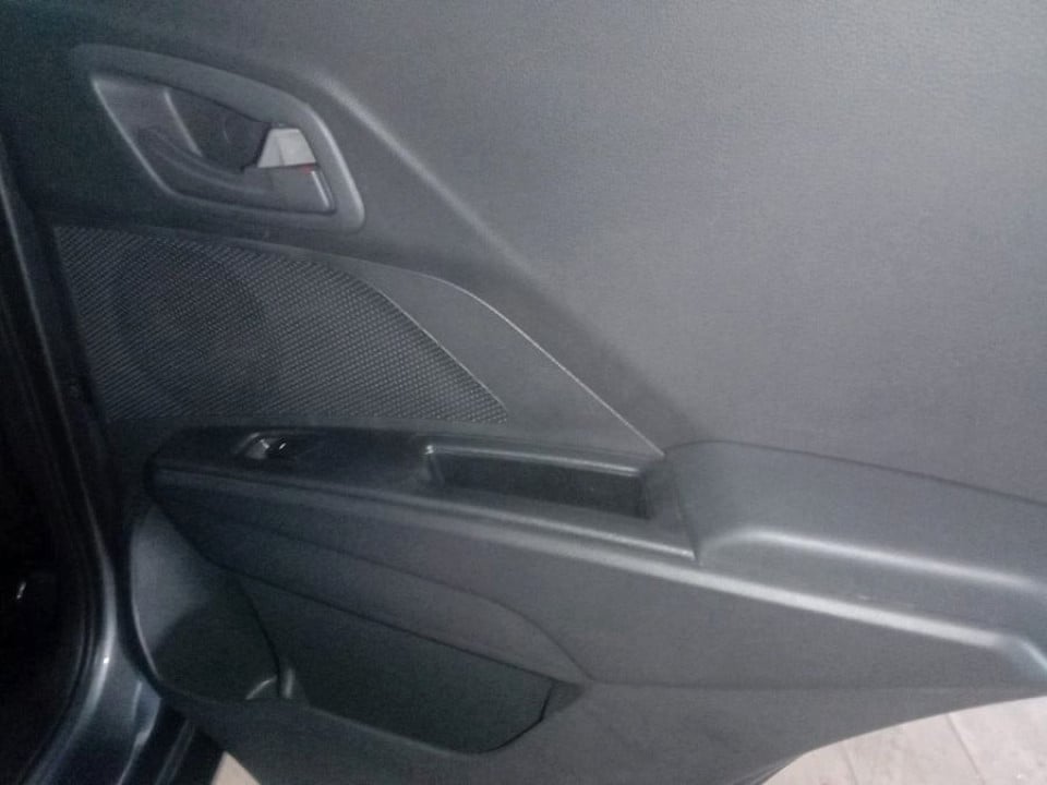 Photo 16 of 18