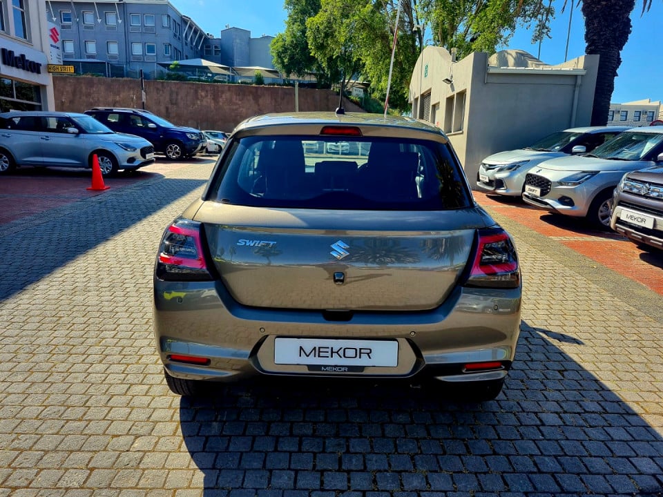 Photo 3 of 17