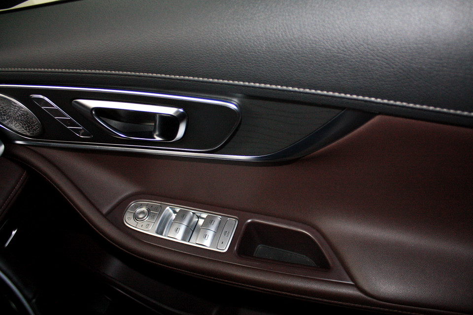 Photo 28 of 31