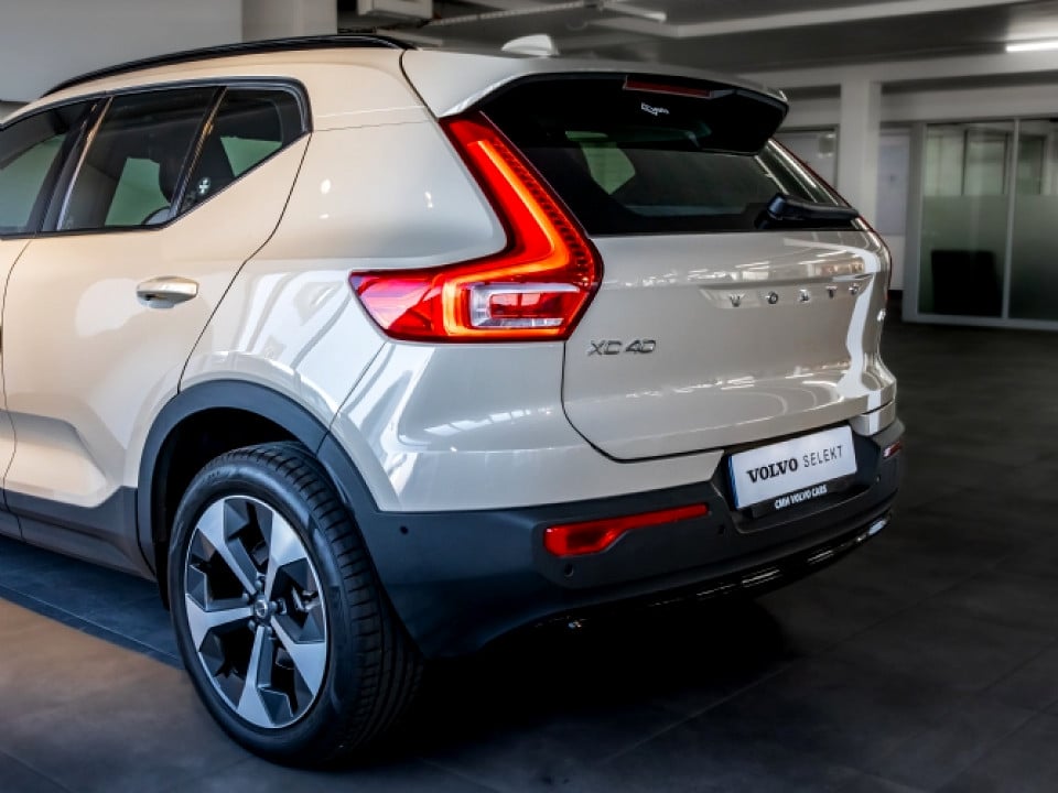 Photo 11 of 23