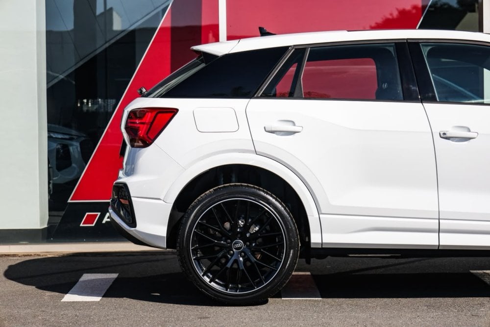 Photo 5 of 21