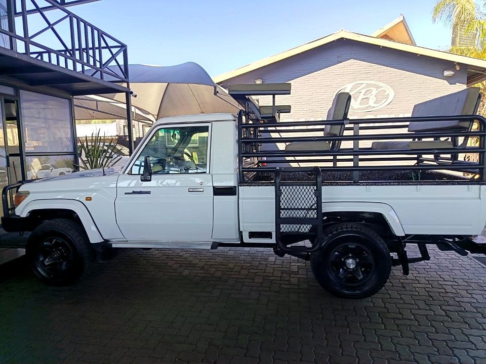 Photo 4 of 21