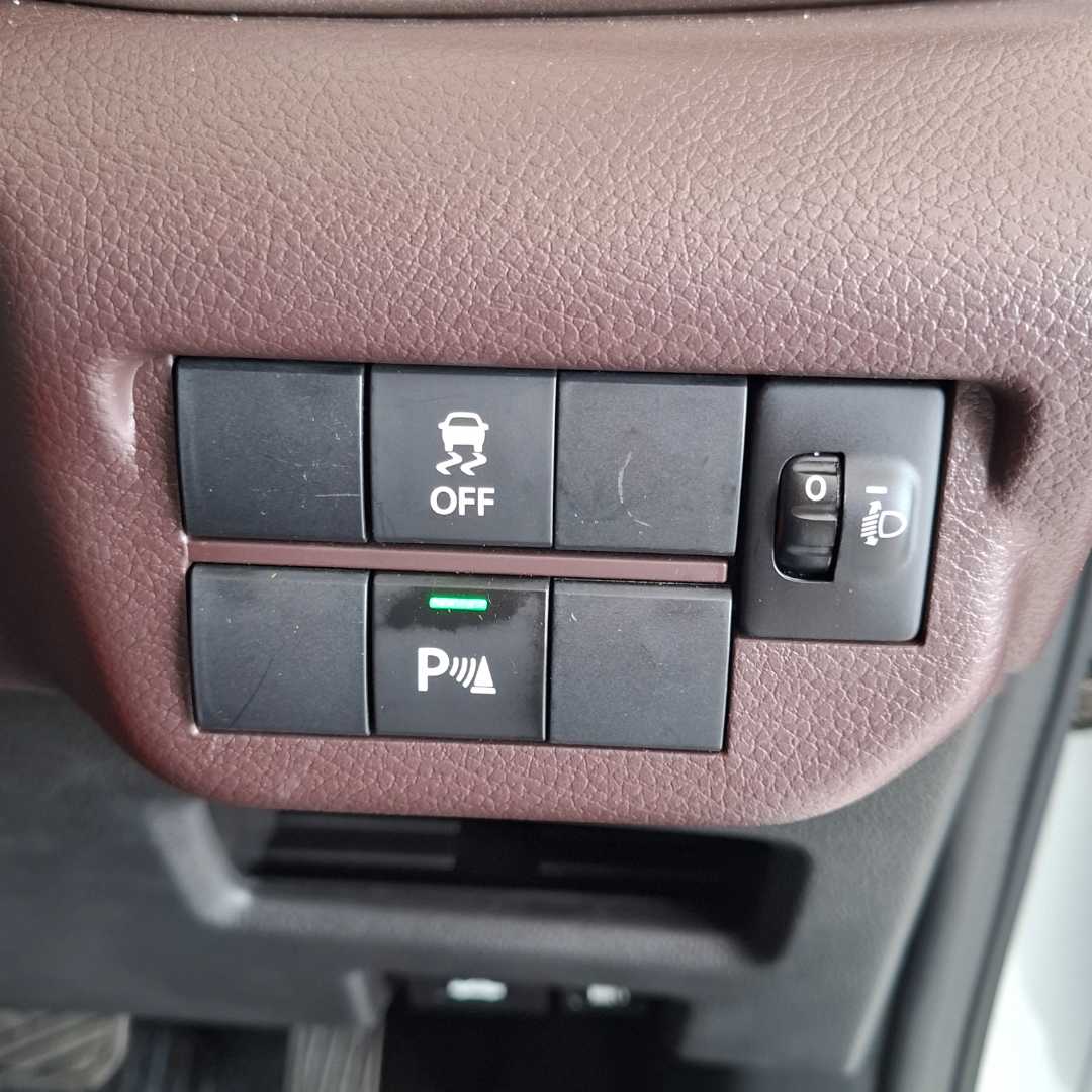 Photo 16 of 24