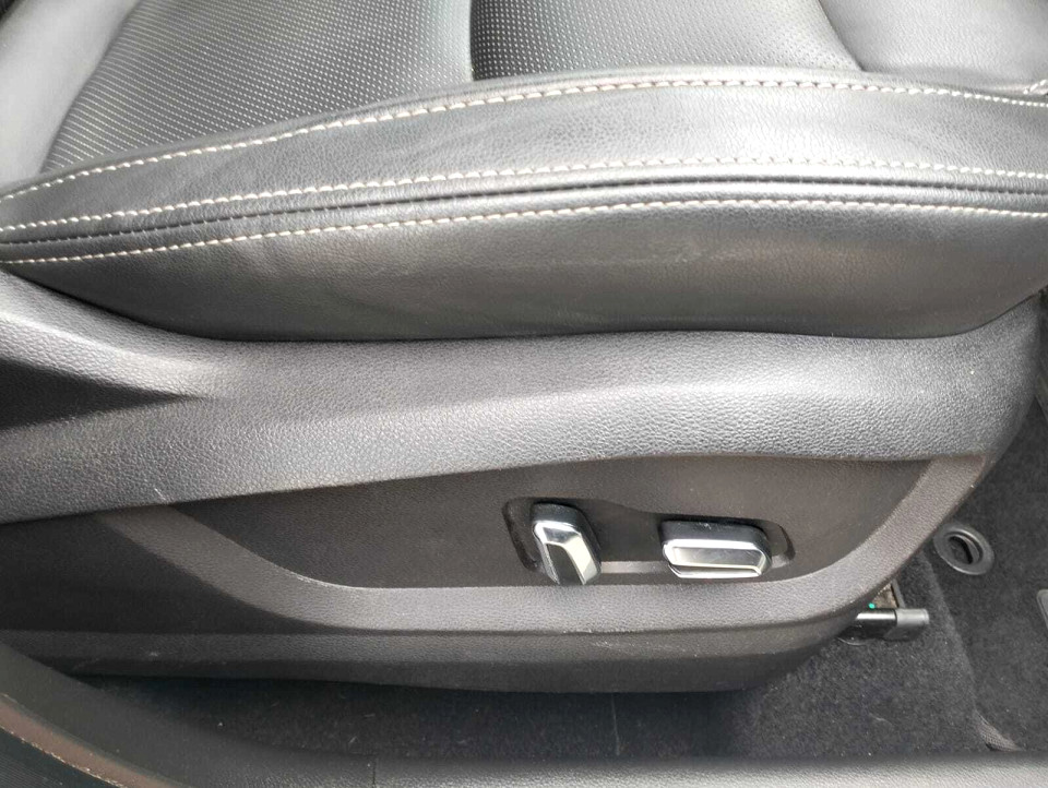 Photo 20 of 27