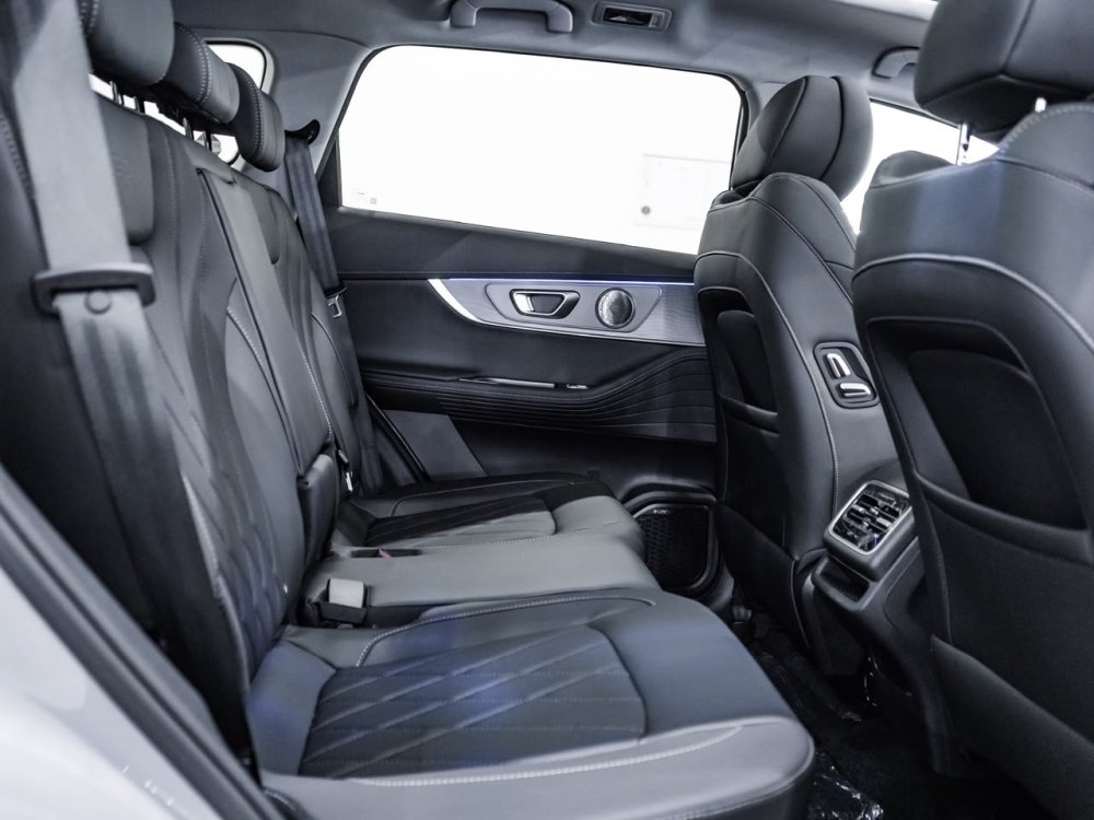 Photo 21 of 28