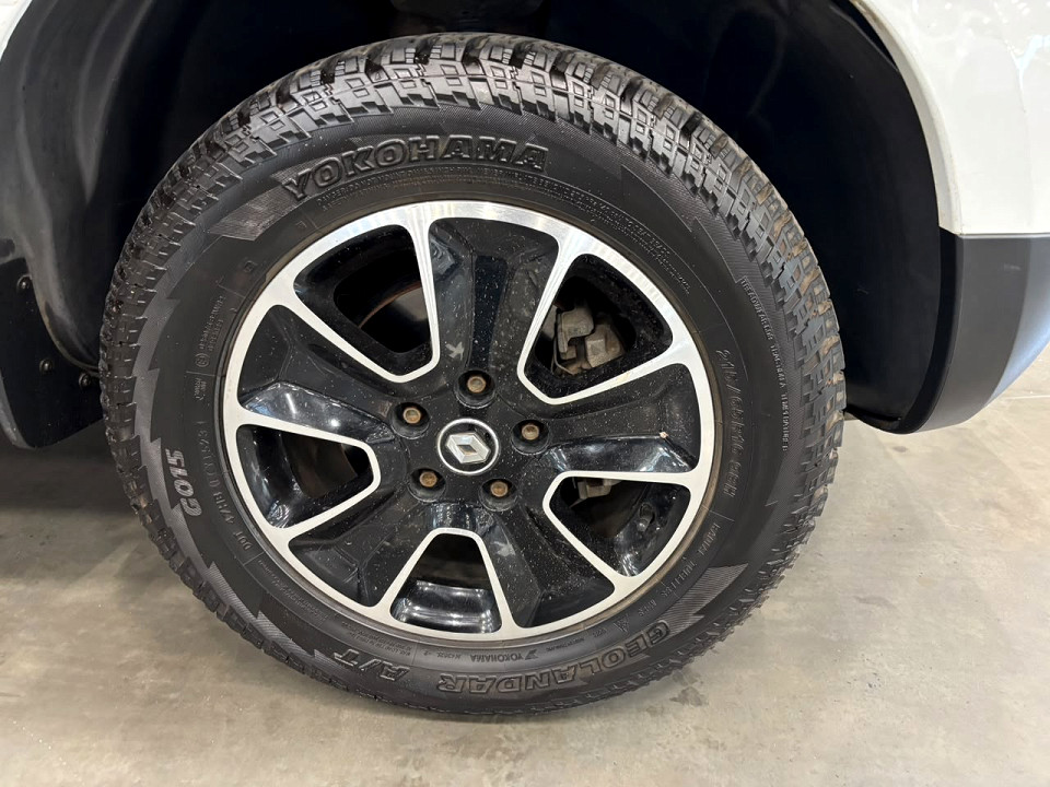Photo 9 of 16