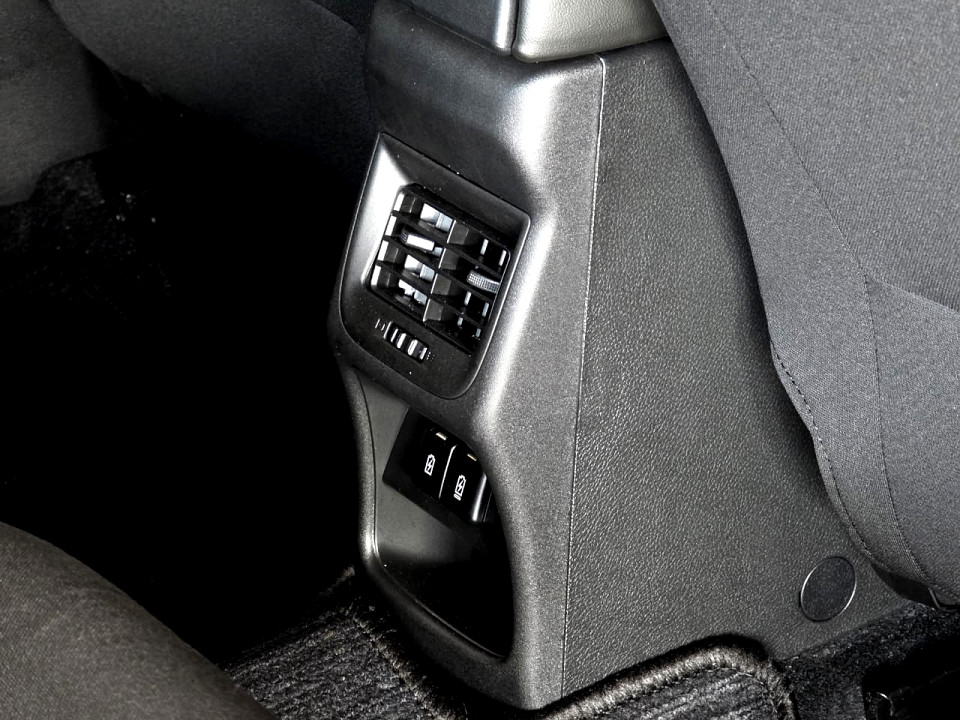 Photo 16 of 28