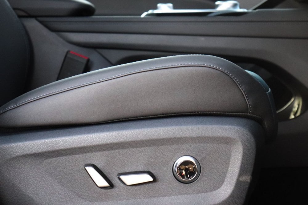 Photo 7 of 19