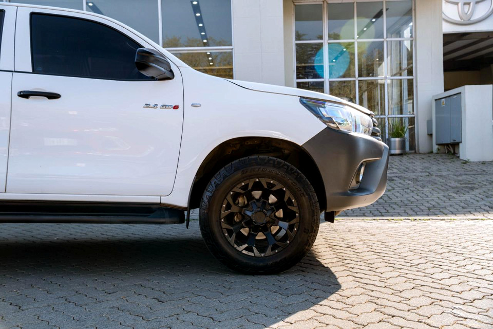 Photo 25 of 27
