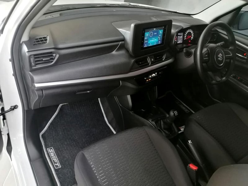 Photo 18 of 24