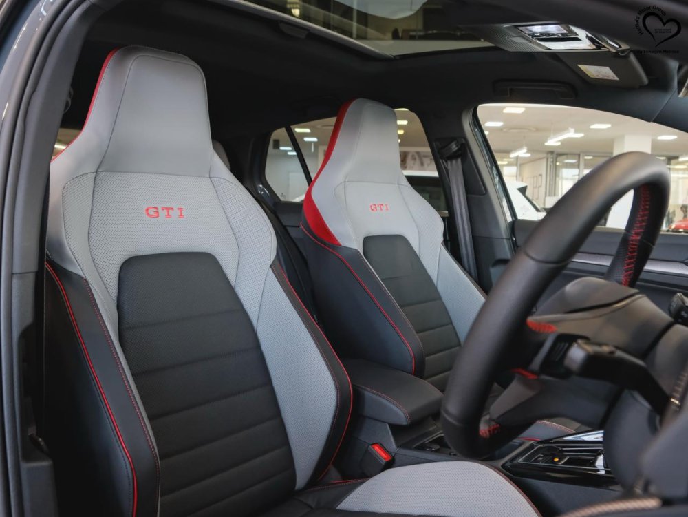 Photo 8 of 26