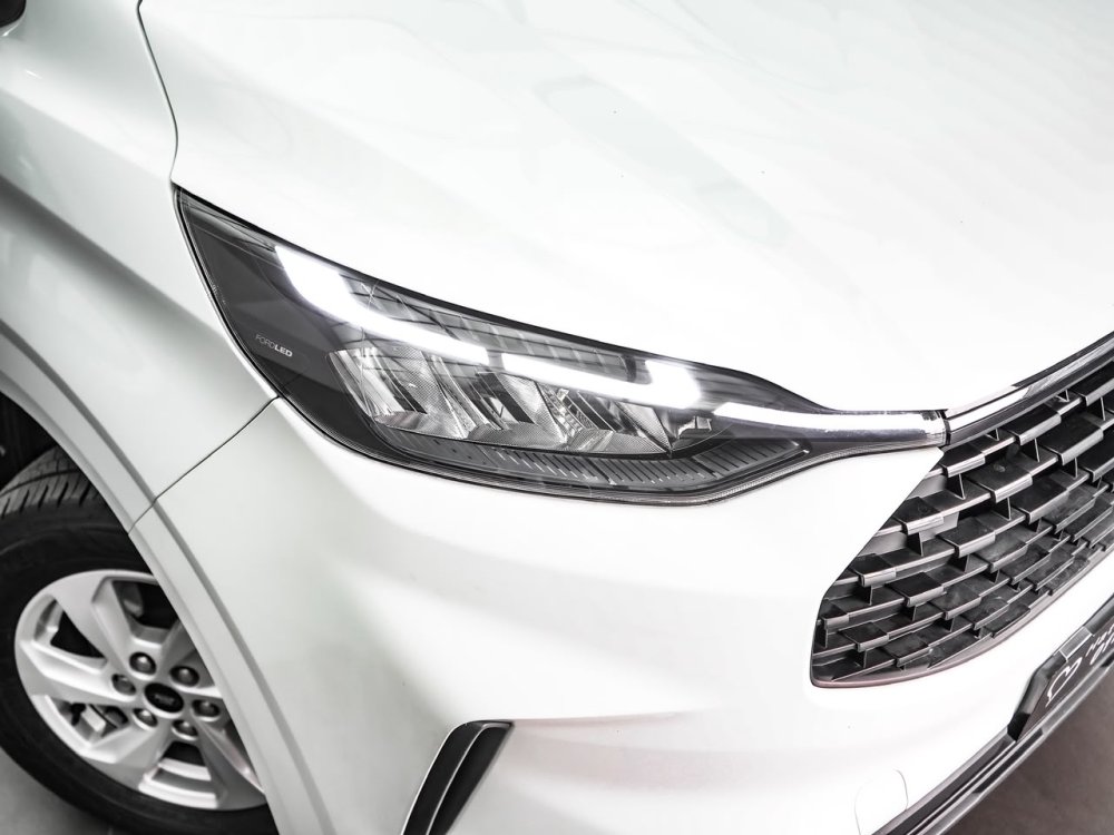 Photo 8 of 32