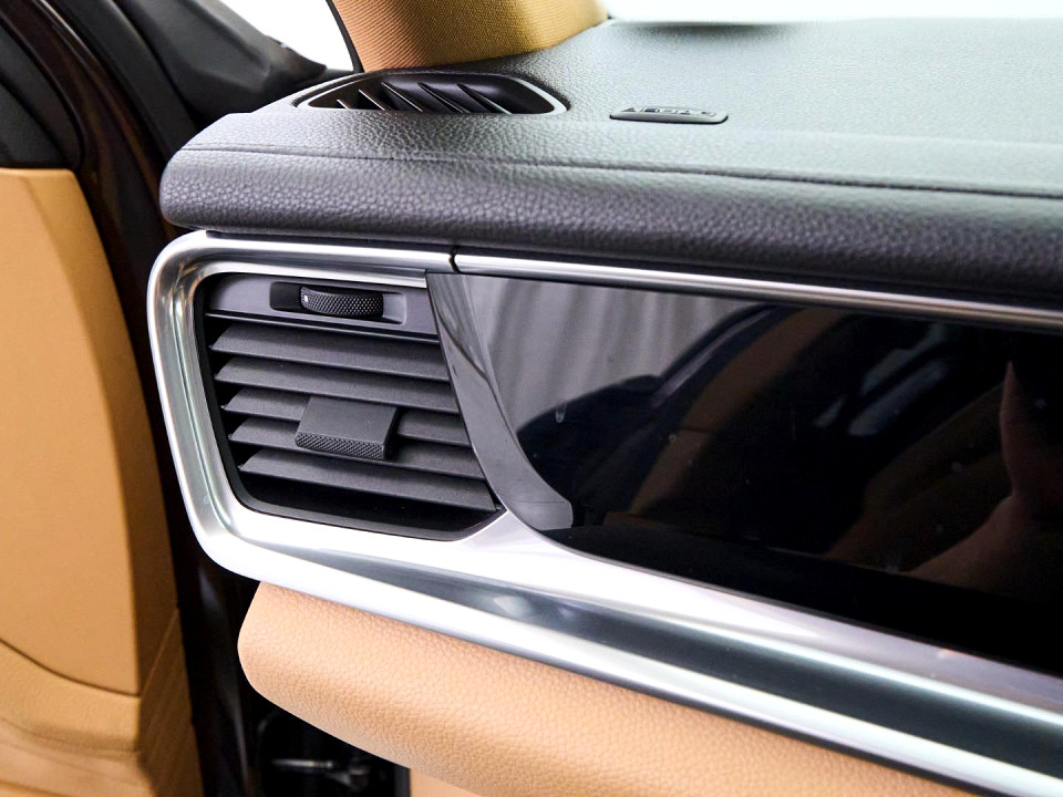 Photo 25 of 28
