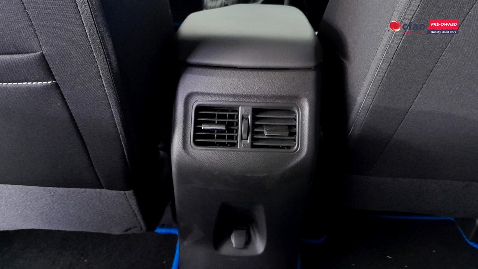 Photo 21 of 28