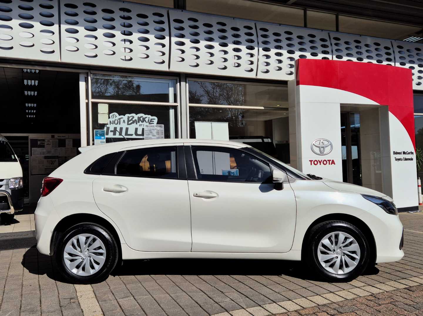 Photo 3 of 22