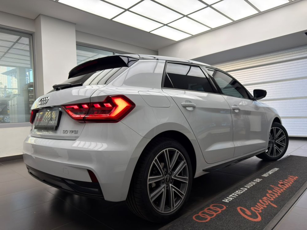 Photo 10 of 28