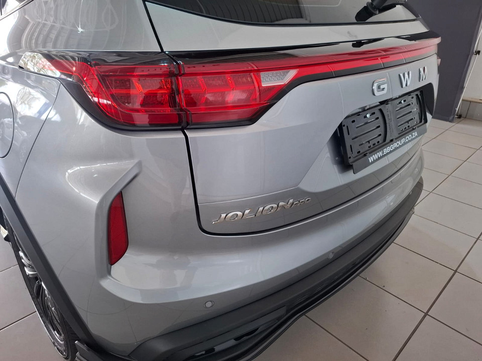 Photo 5 of 18