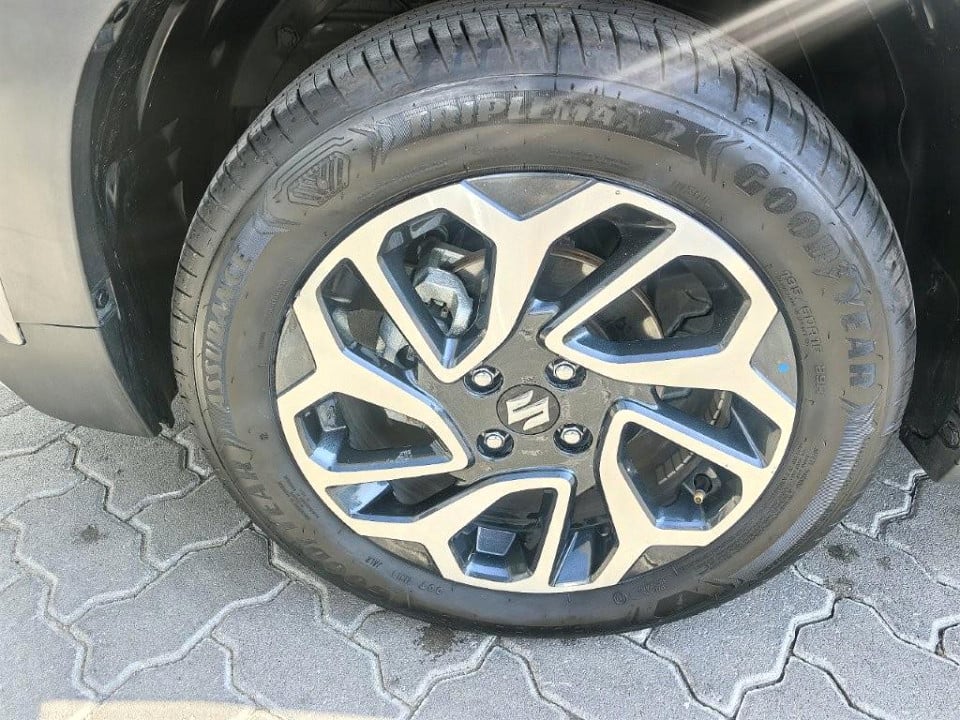 Photo 10 of 24