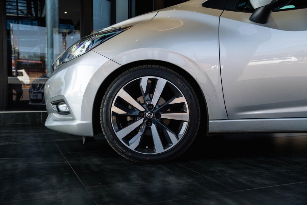 Photo 5 of 27