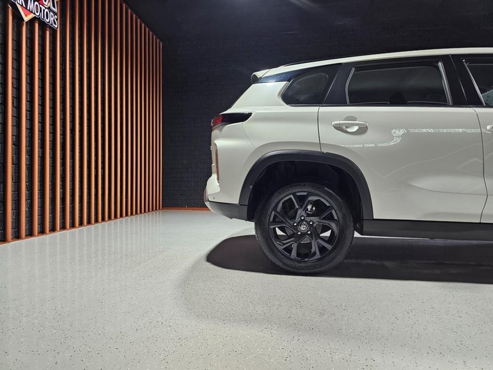 Photo 28 of 30