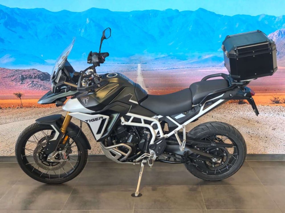 Photo 4 of 6