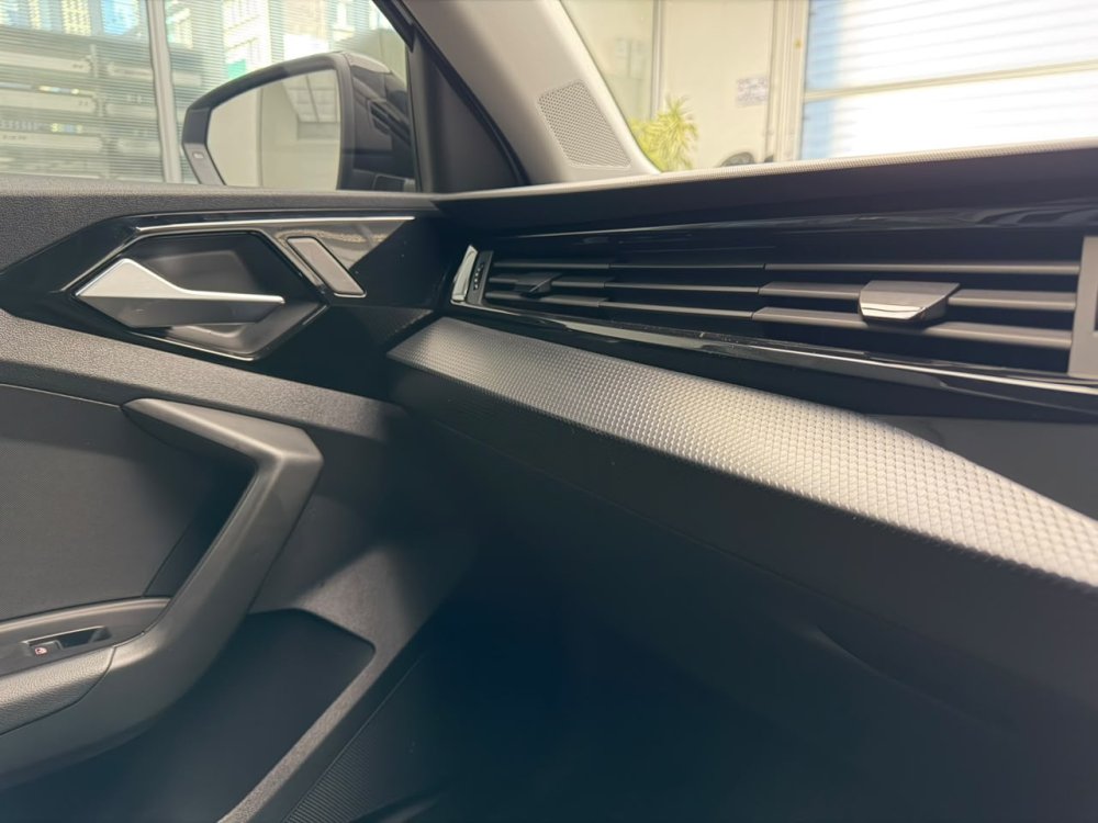Photo 7 of 28