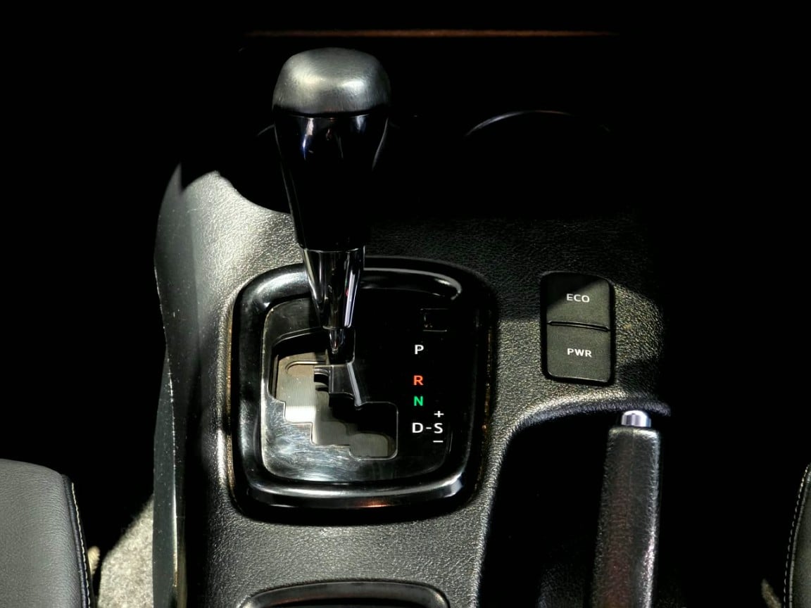 Photo 16 of 28