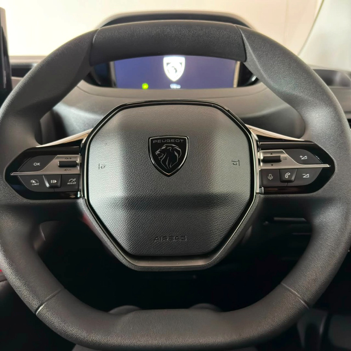 Photo 16 of 18