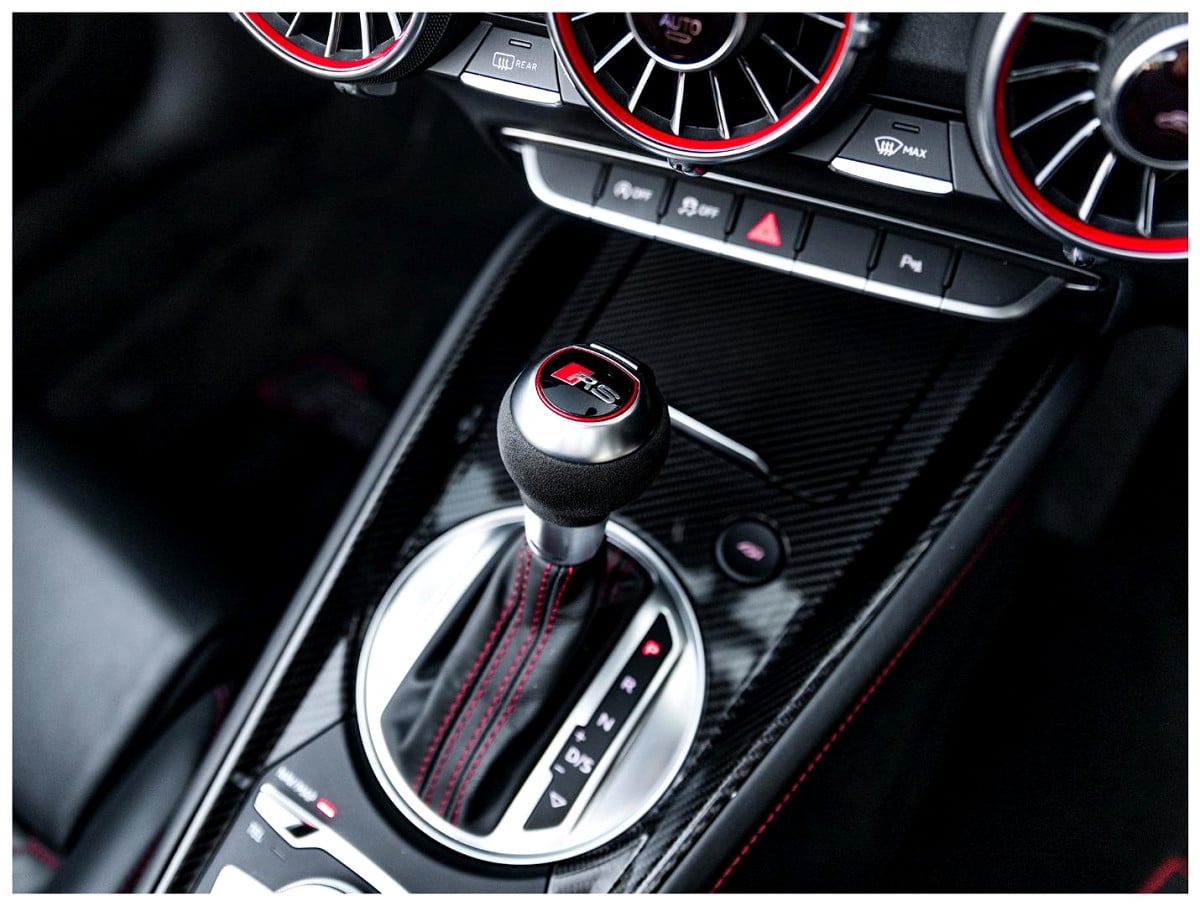 Photo 21 of 28