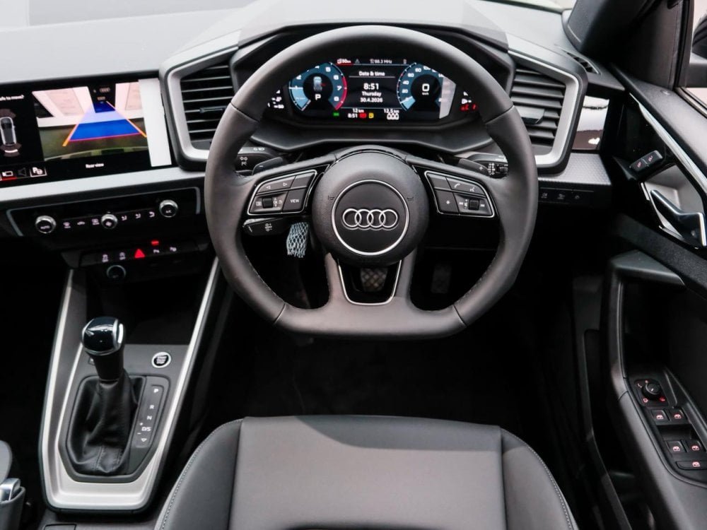 Photo 18 of 25