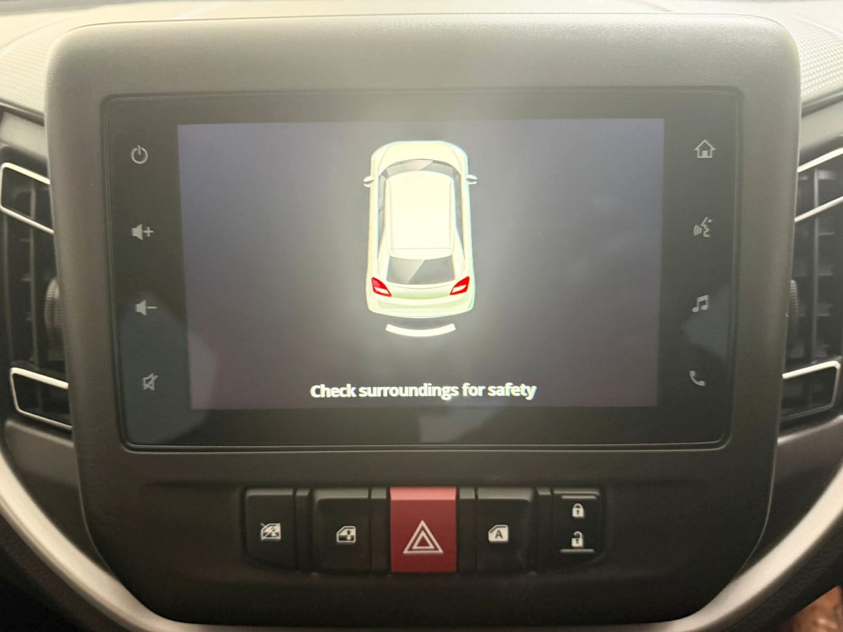 Photo 14 of 27