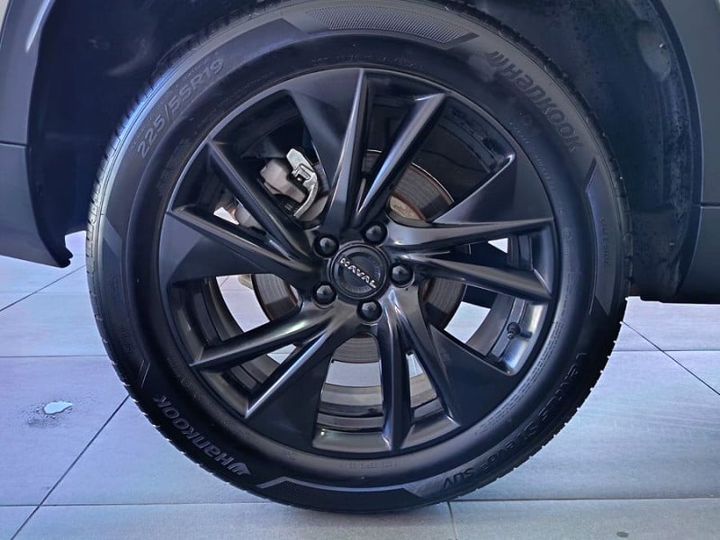 Photo 7 of 28