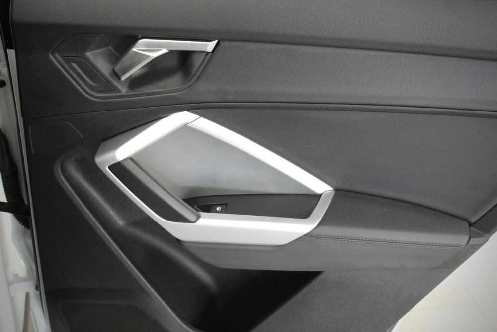 Photo 27 of 28