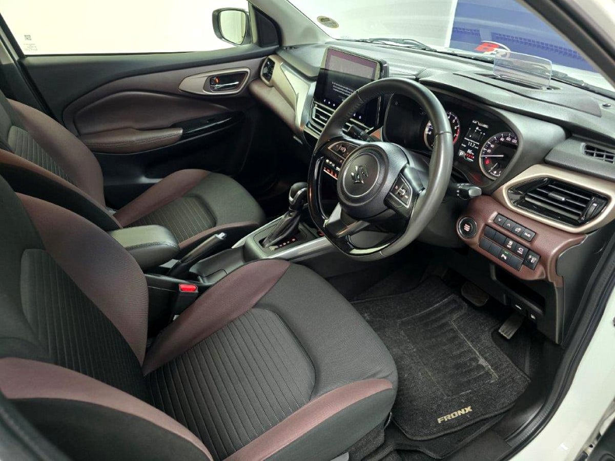 Photo 11 of 19