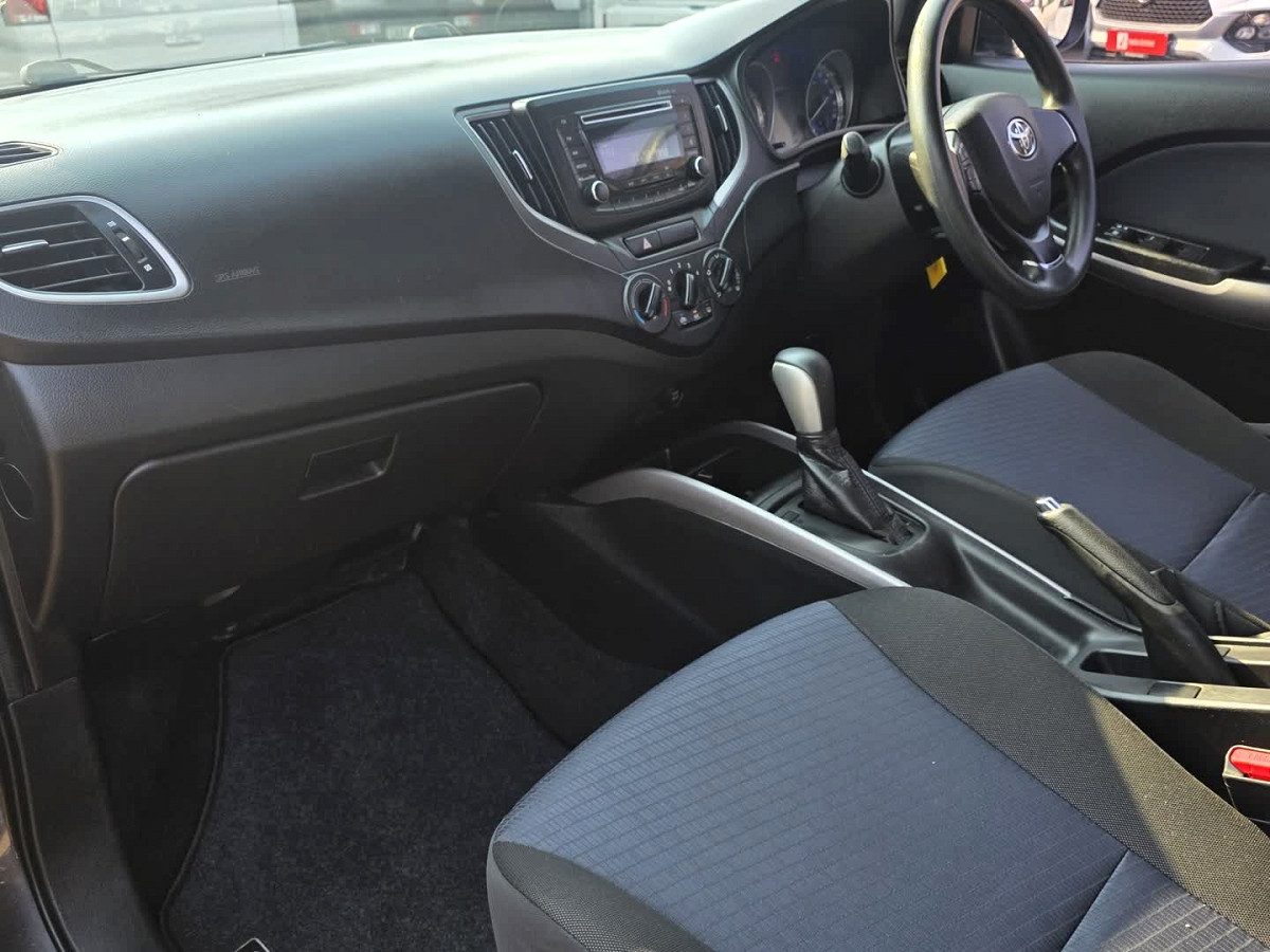 Photo 7 of 21