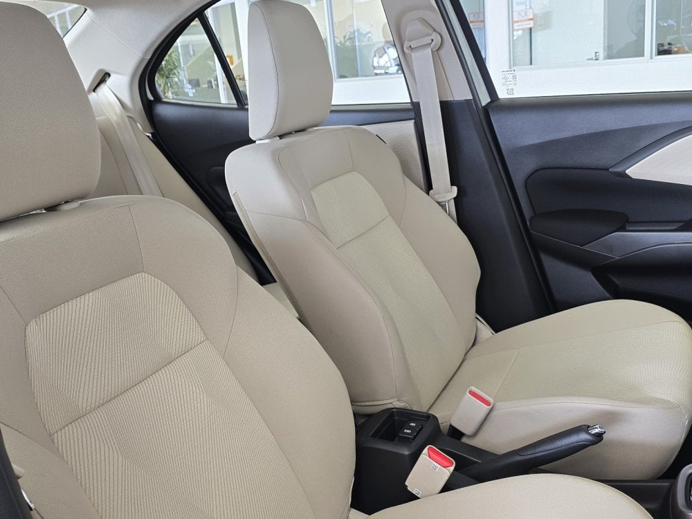Photo 16 of 24