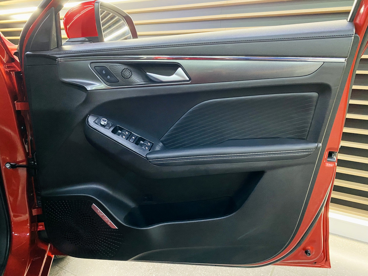 Photo 14 of 30