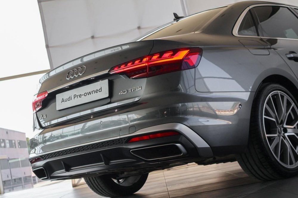 Photo 13 of 28