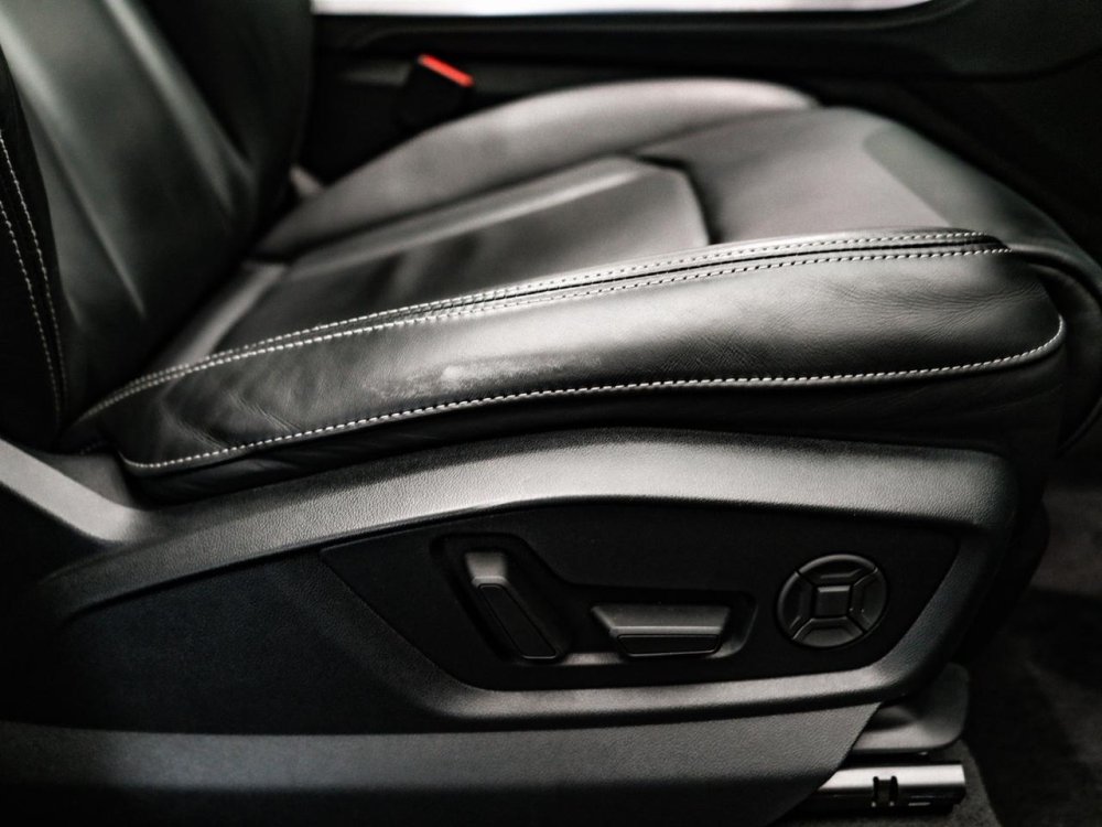 Photo 11 of 30