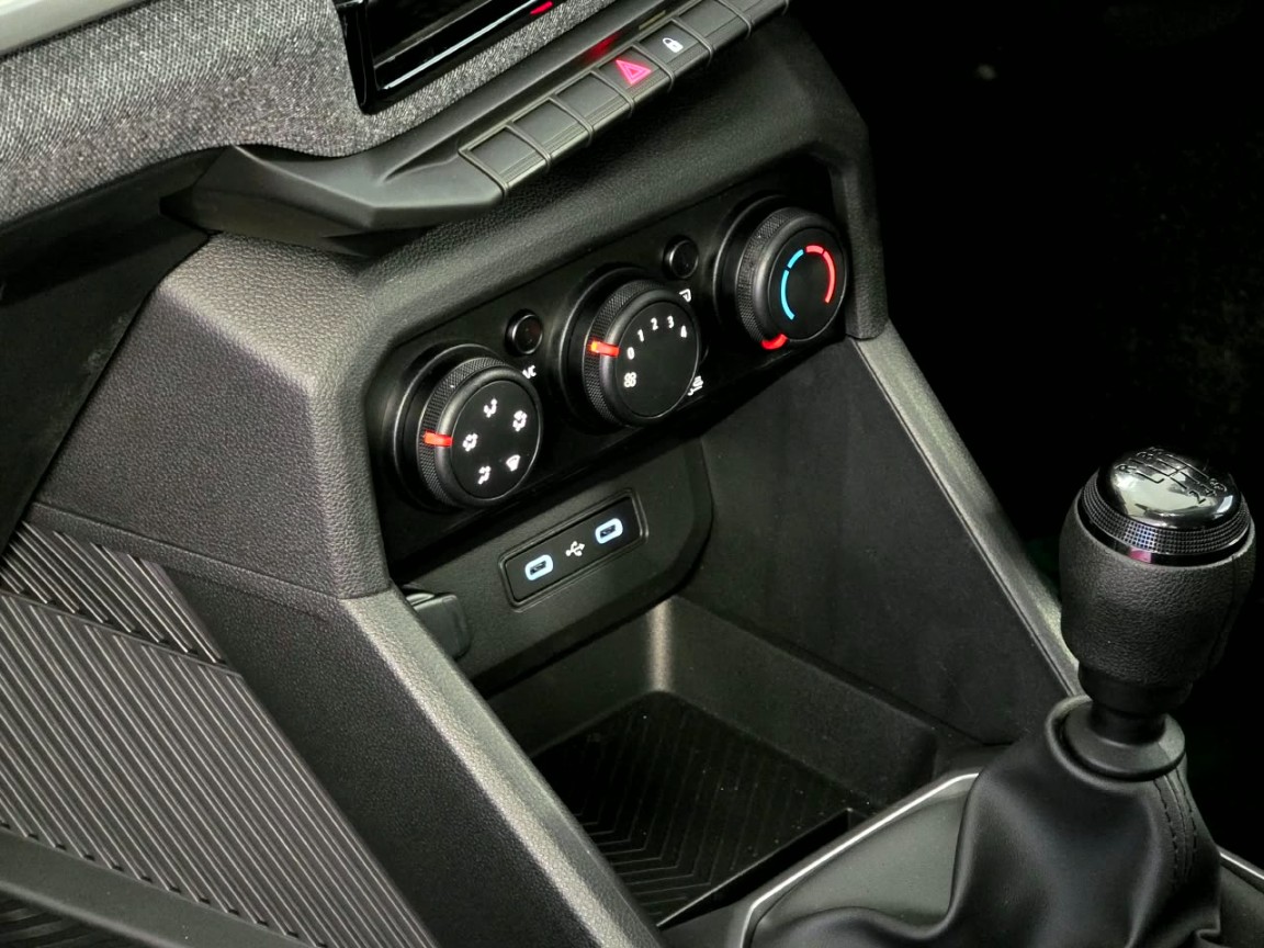 Photo 24 of 33