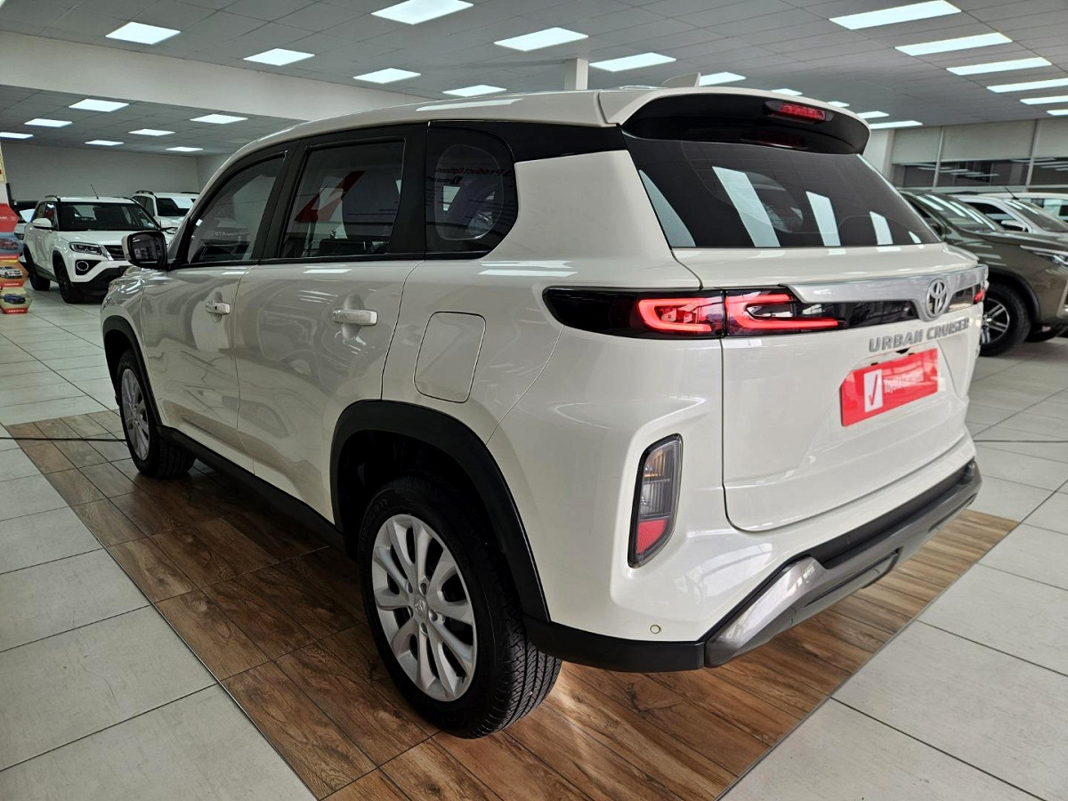 Photo 7 of 26