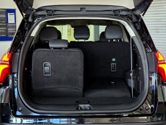Photo 14 of 28