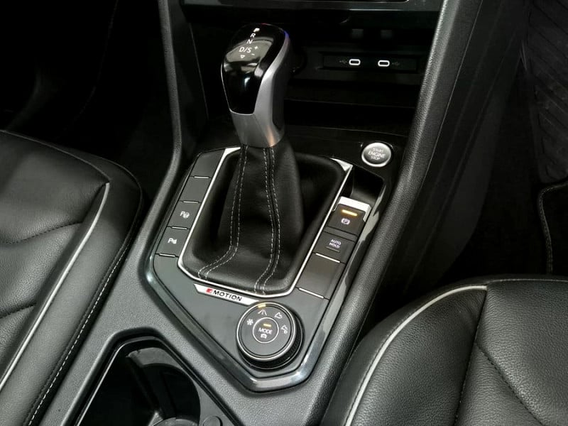 Photo 16 of 30