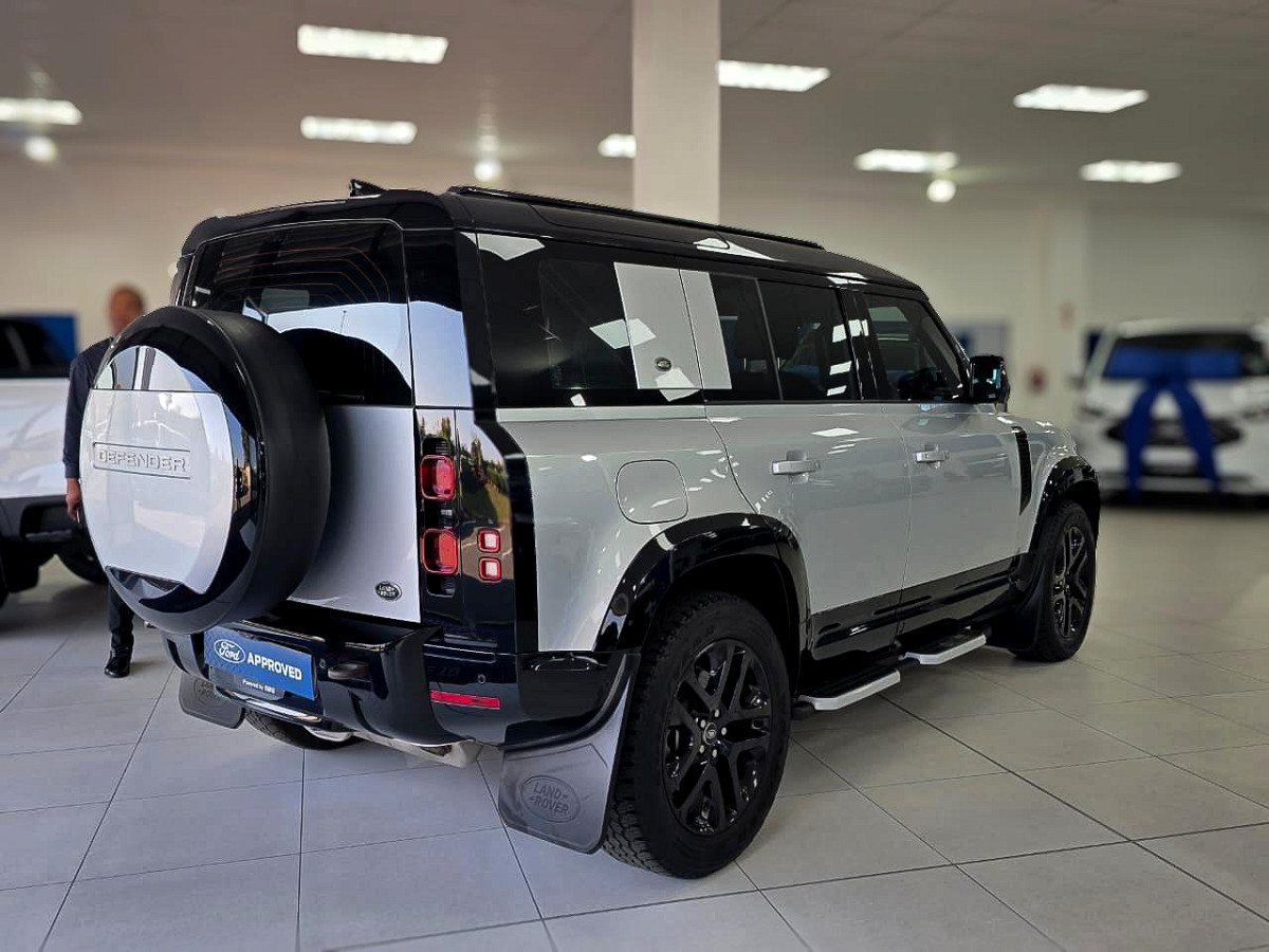 Photo 8 of 25