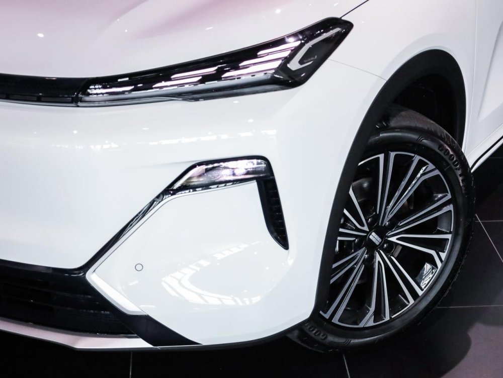 Photo 5 of 28