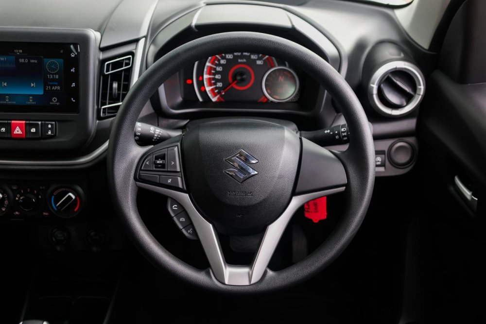 Photo 5 of 9
