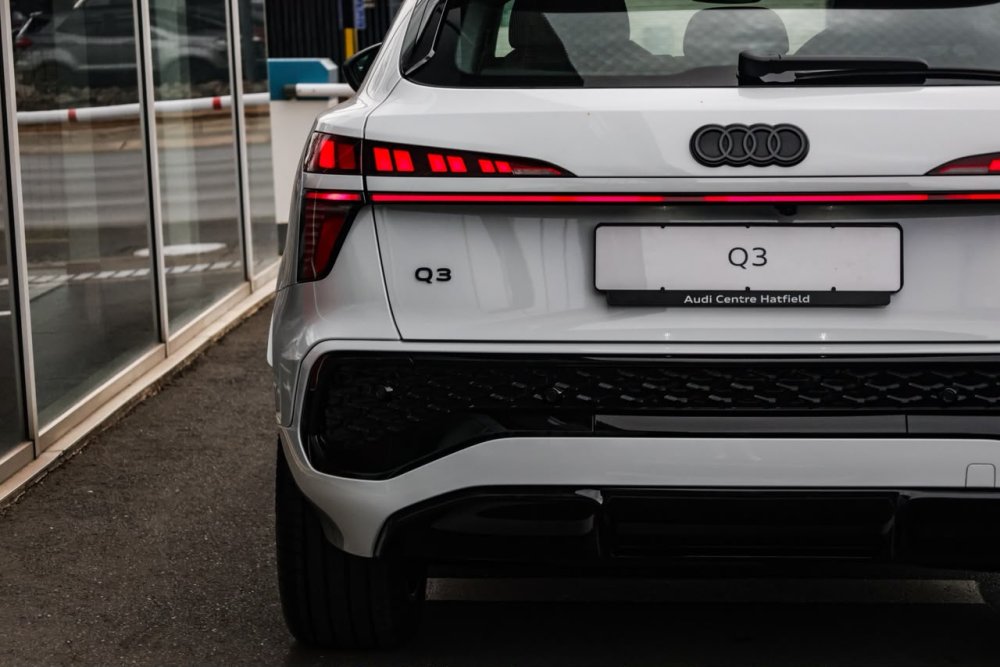 Photo 9 of 21