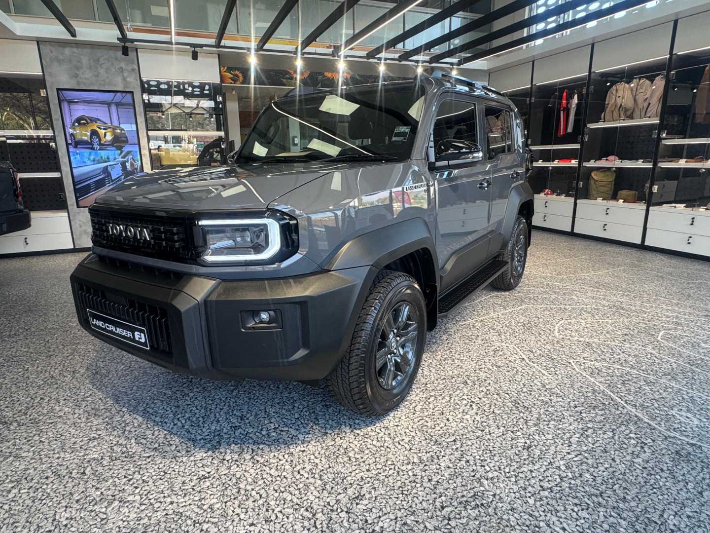 Photo 1 of 27