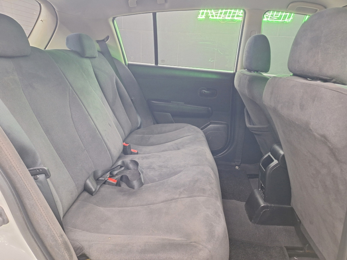 Photo 18 of 20