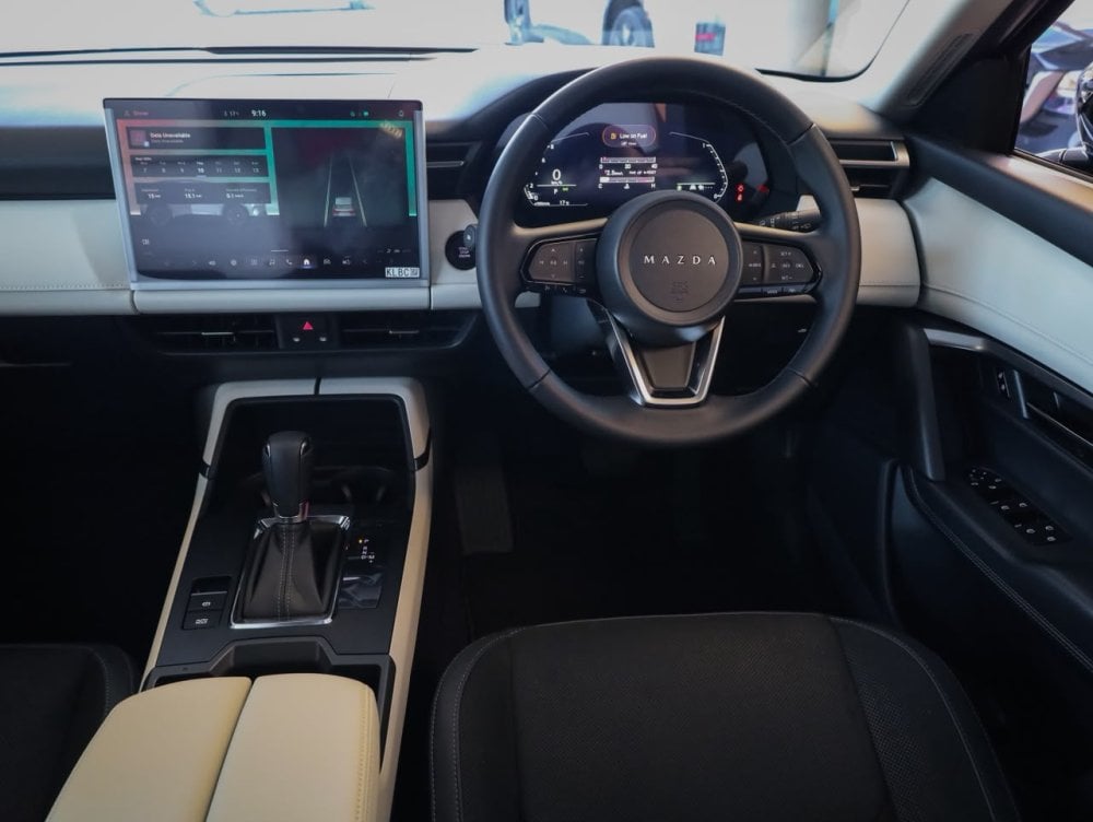Photo 12 of 31